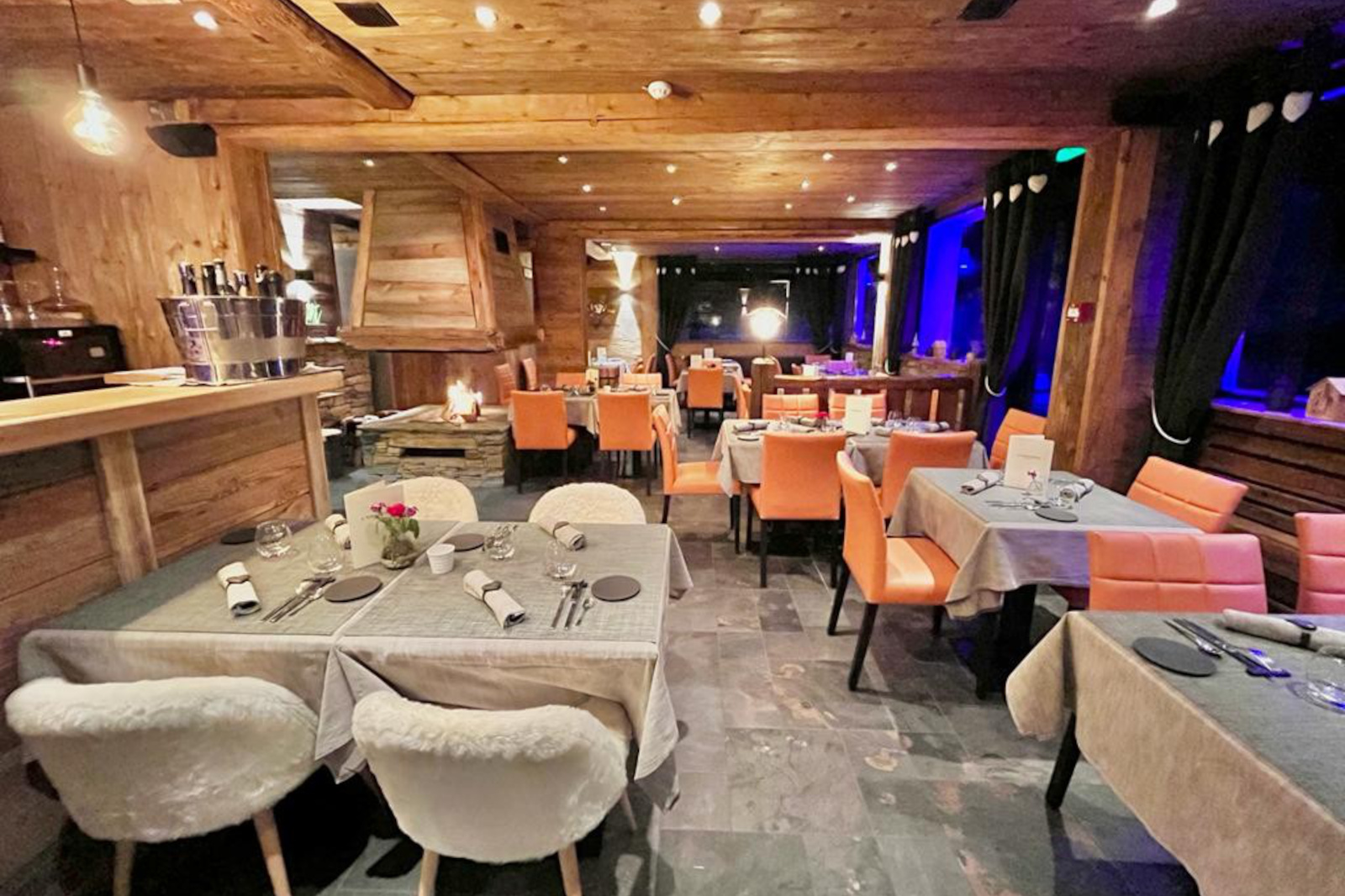 Restaurant hiver 1 (QUALITE BASSE)